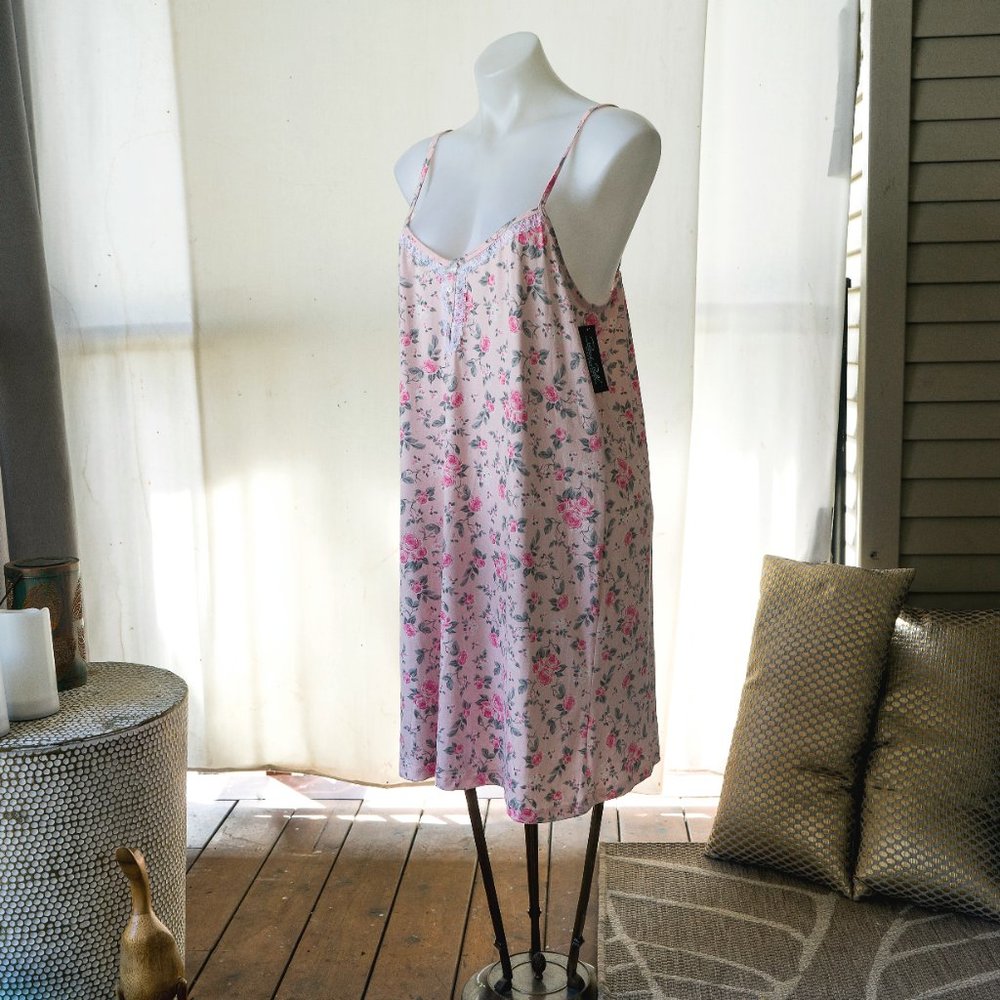 NWT  Pink Floral Love to Love You Chemise - Large